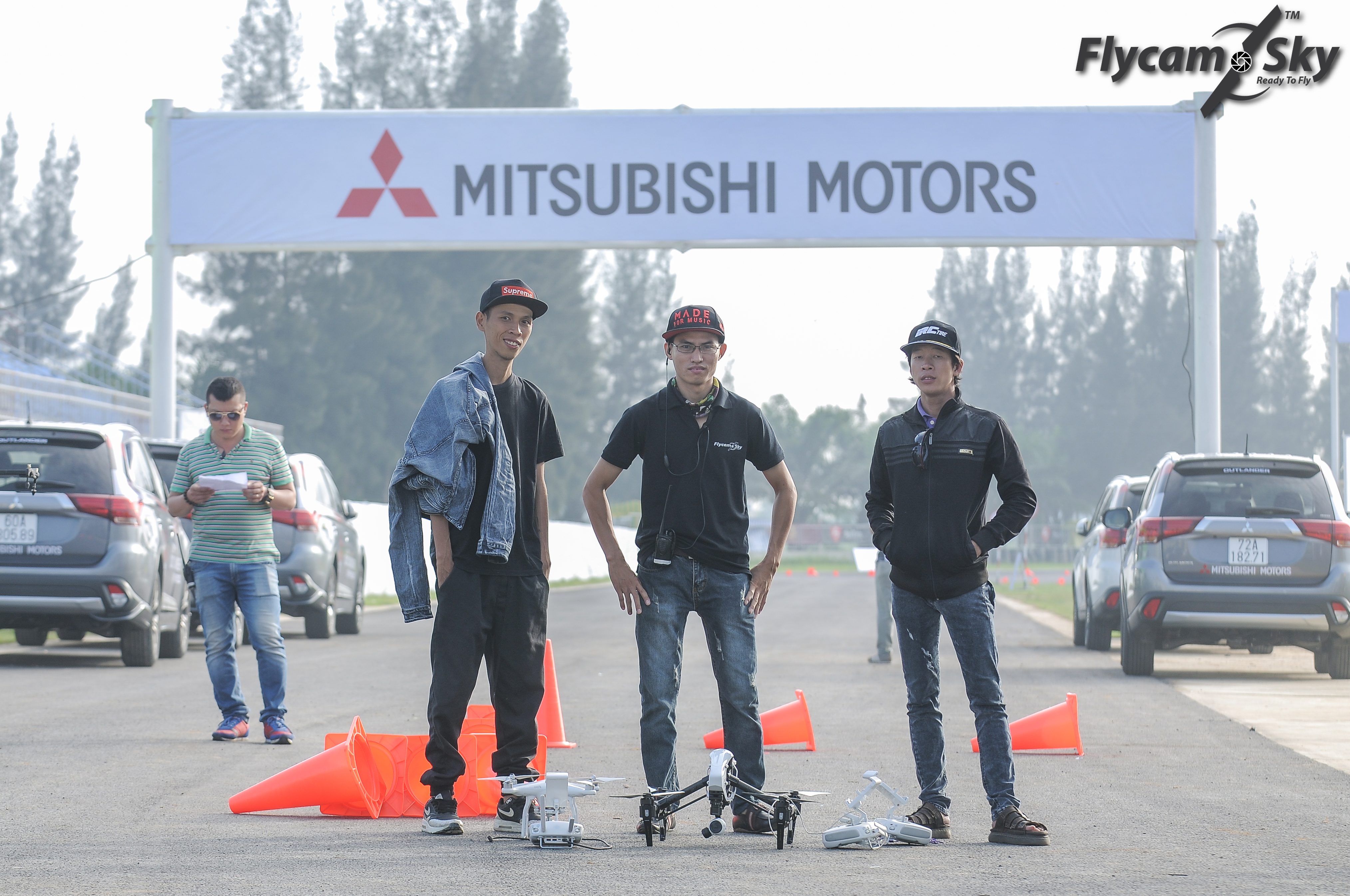 Flycam Sky tác nghiệp tại Sự kiện Mitsubishi Việt Nam ra mắt tại Trường đua Happy Land